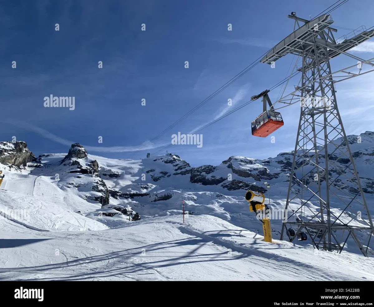 Mount Titlis bersalju di musim dingin