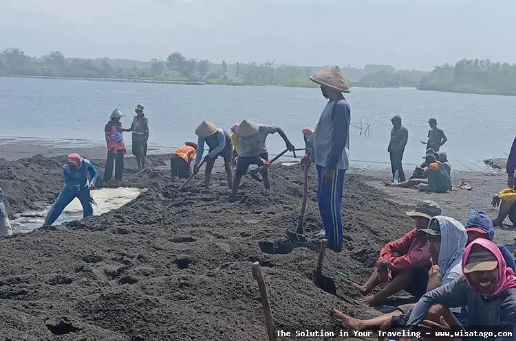 Muara Sungai Karungan yang mempesona
