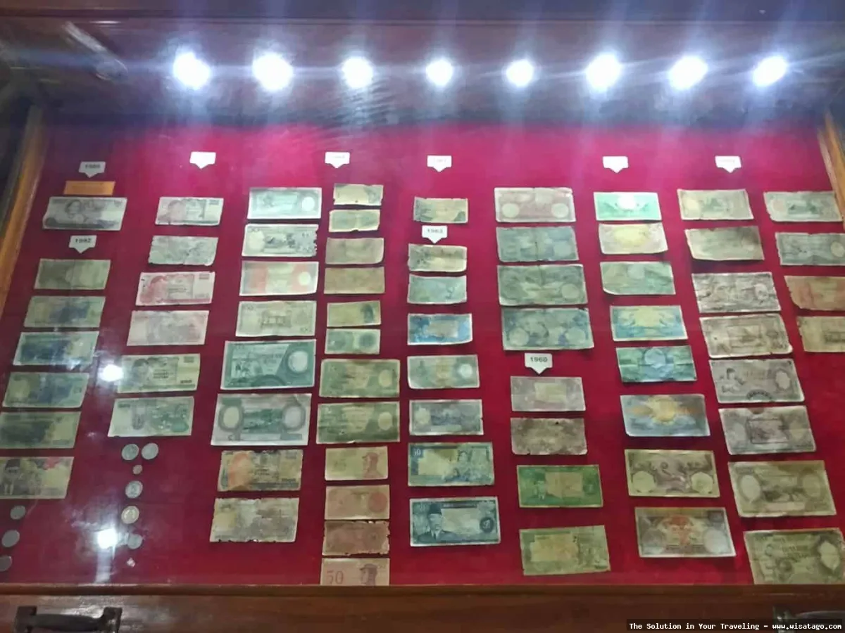 Museum Kambang Putih: Koleksi benda bersejarah