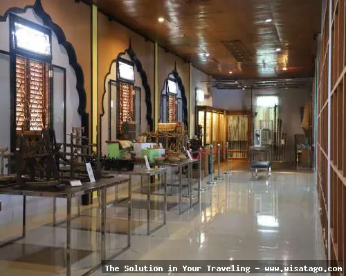Museum Linggam Cahaya, koleksi artefak kuno