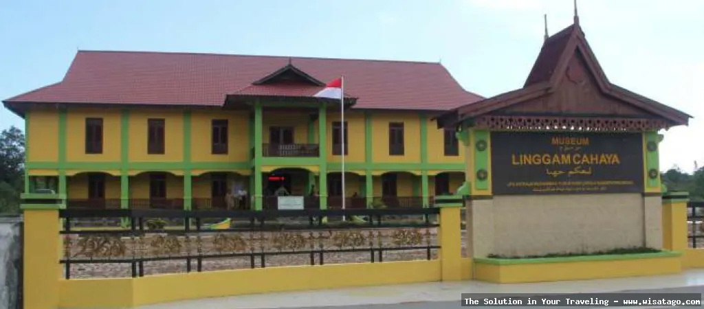 Museum Linggam Cahaya: koleksi artefak bersejarah.