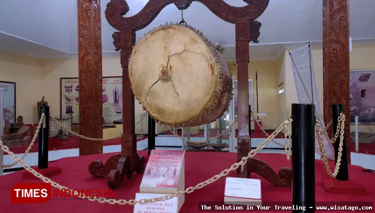 Museum Sunan Drajat: Koleksi artefak bersejarah.