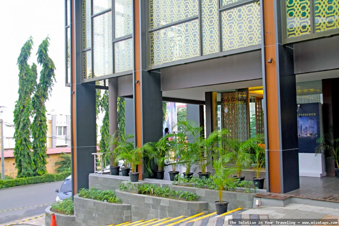 Nagoya Citywalk, area perbelanjaan modern.