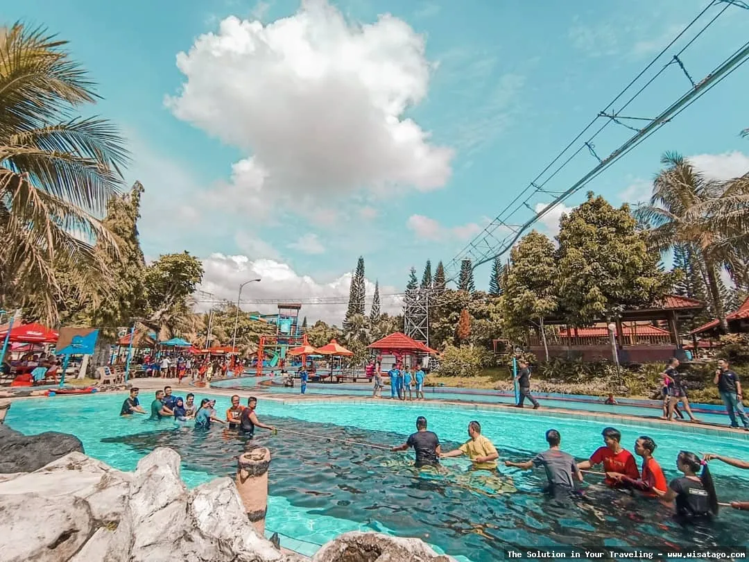 Owabong, wisata air seru Purbalingga