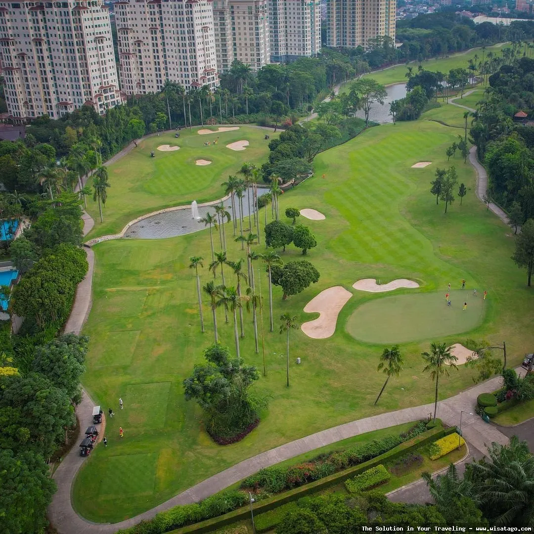 Padang Golf Bukit Indah Sukajadi nan hijau