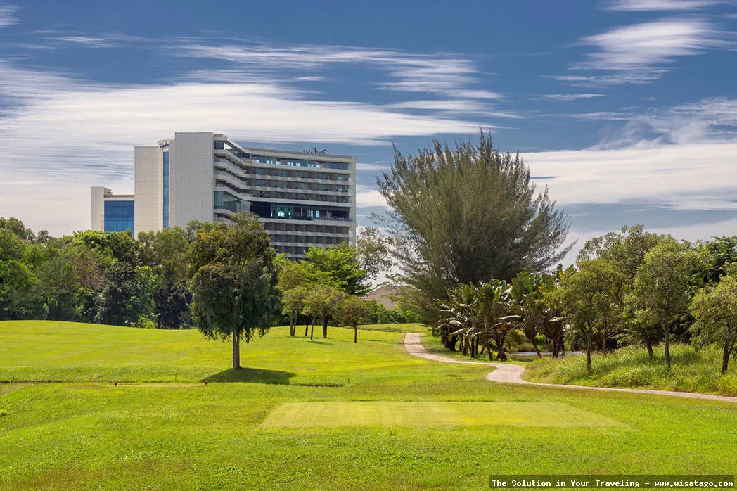Padang Golf Bukit Indah Sukajadi eksklusif
