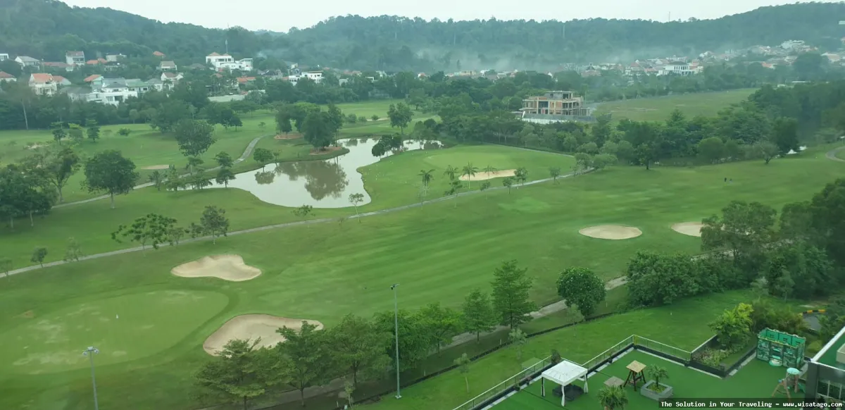 Padang Golf Bukit Indah Sukajadi memukau