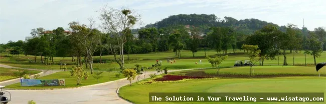 Padang Golf Bukit Indah Sukajadi hijau