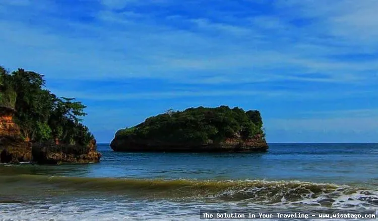 Pantai Bajul Mati yang indah mempesona