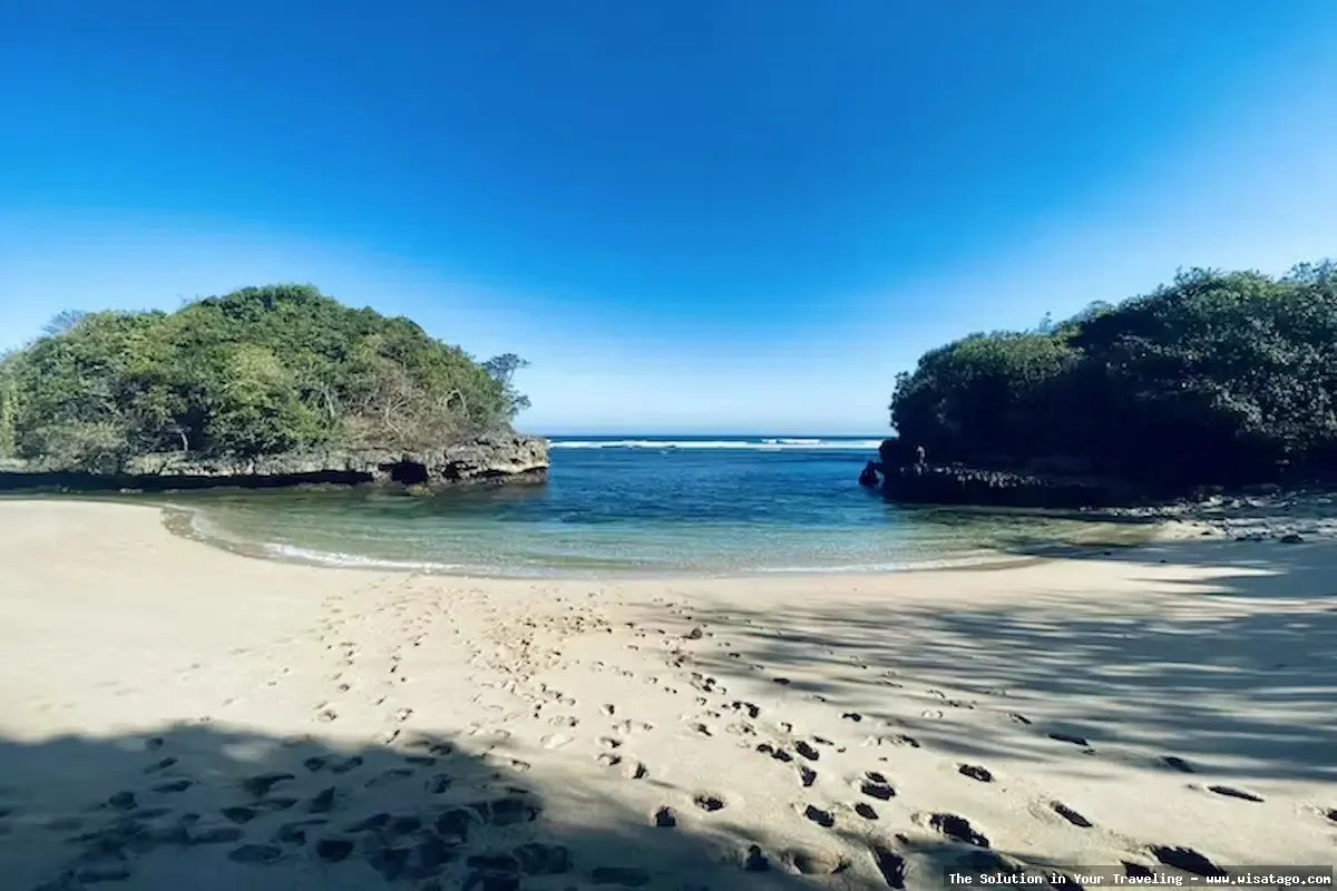 Pantai Bantol, pesona alam menawan