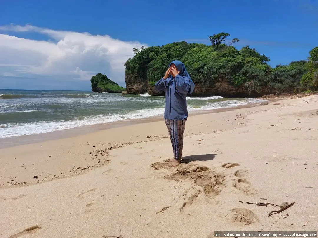 Pantai Bantol, keindahan tersembunyi Malang