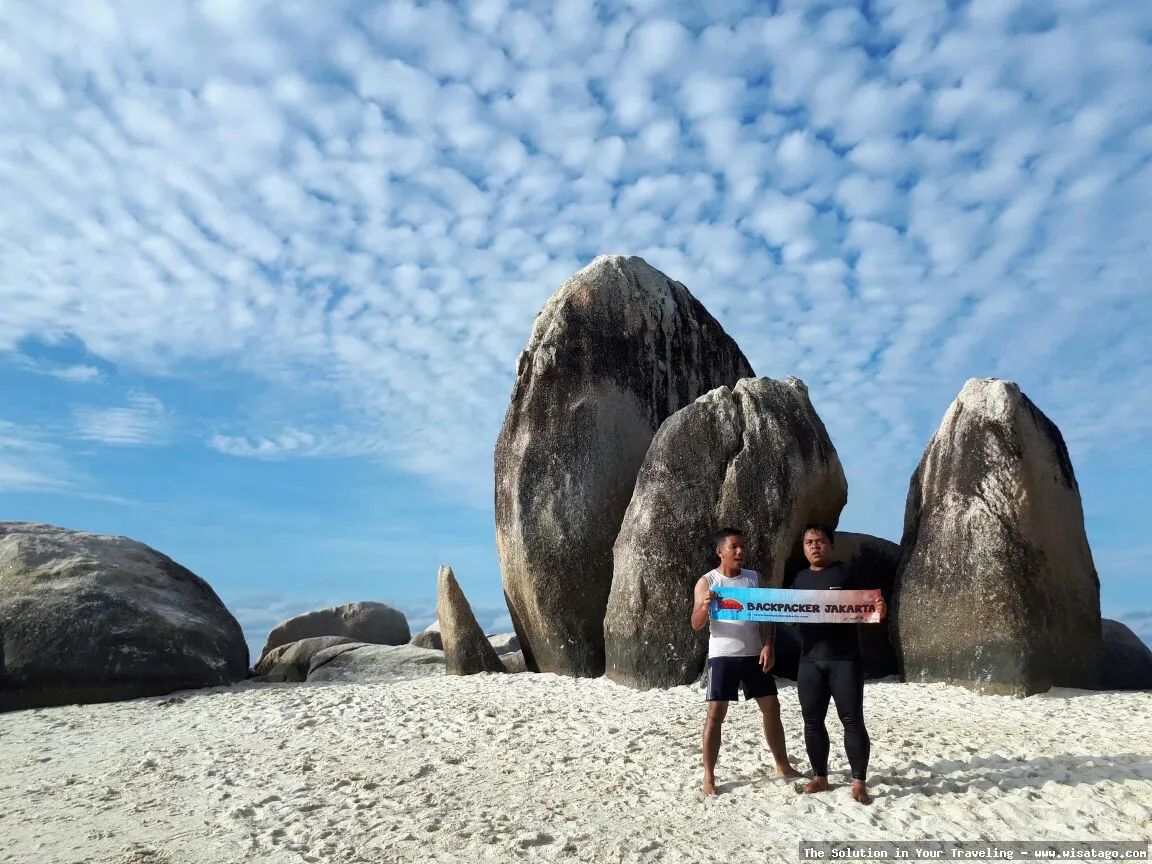 Pantai Batu Berlayar: Tips, Harga Tiket, Kuliner, Lokasi, Fasilitas dan Spot Pantai Batu Berlayar: Tips, Harga Tiket, Kuliner, Lokasi, Fasilitas dan Spot