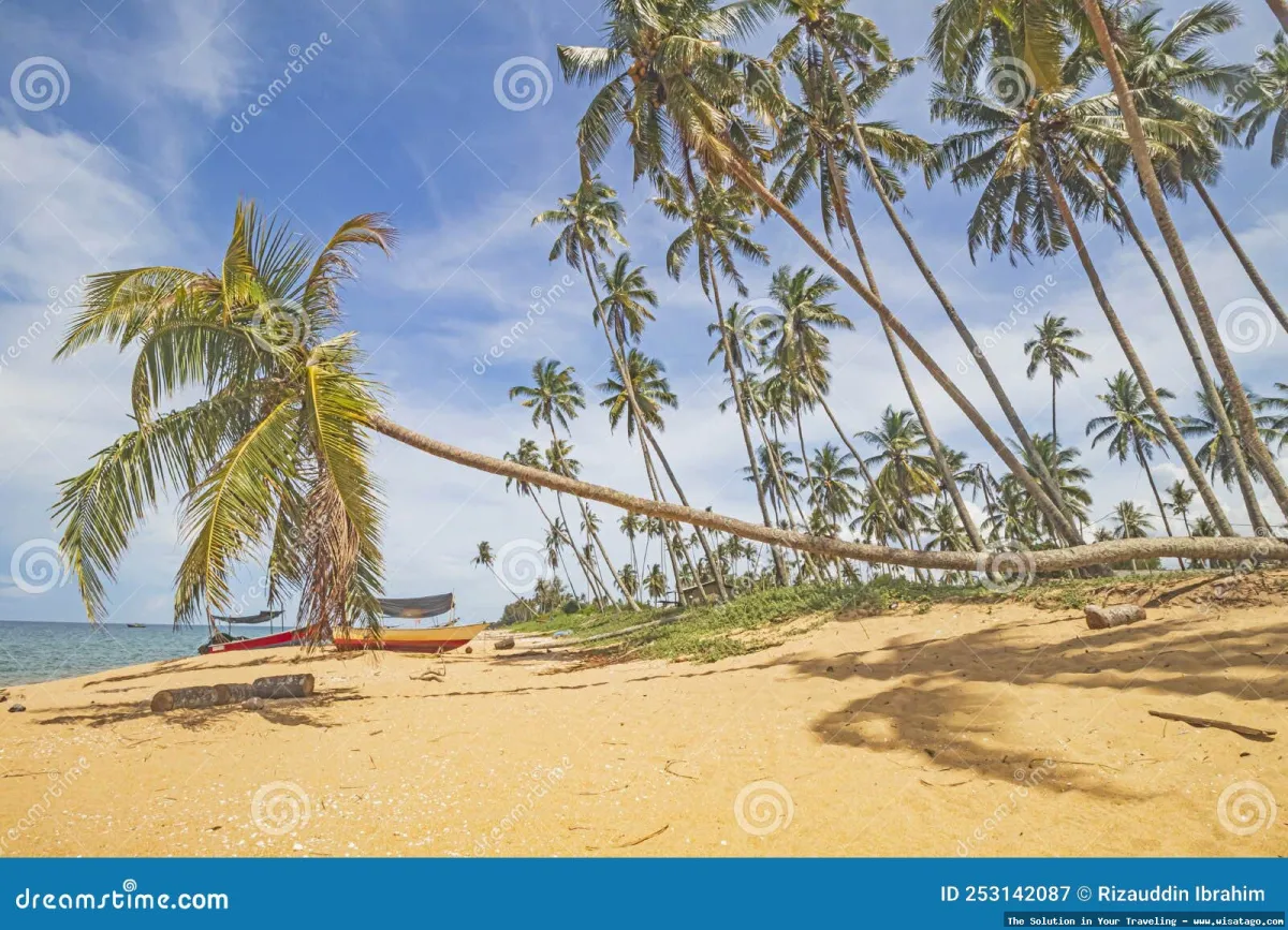 Pantai Batu Bongkok indah mempesona alami
