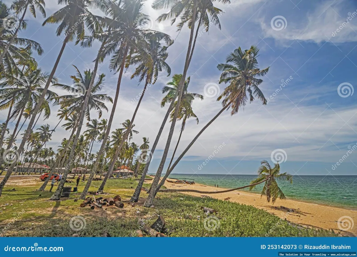 Pantai Batu Bongkok, keindahan alami memesona