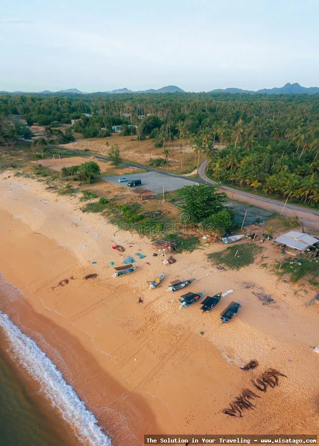 Pantai Batu Bongkok, keindahan alam memesona