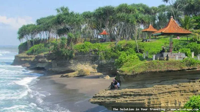 Pantai Batu Hiu: Tips, Harga Tiket, Kuliner, Lokasi, Fasilitas dan Spot Pantai Batu Hiu: Tips, Harga Tiket, Kuliner, Lokasi, Fasilitas dan Spot
