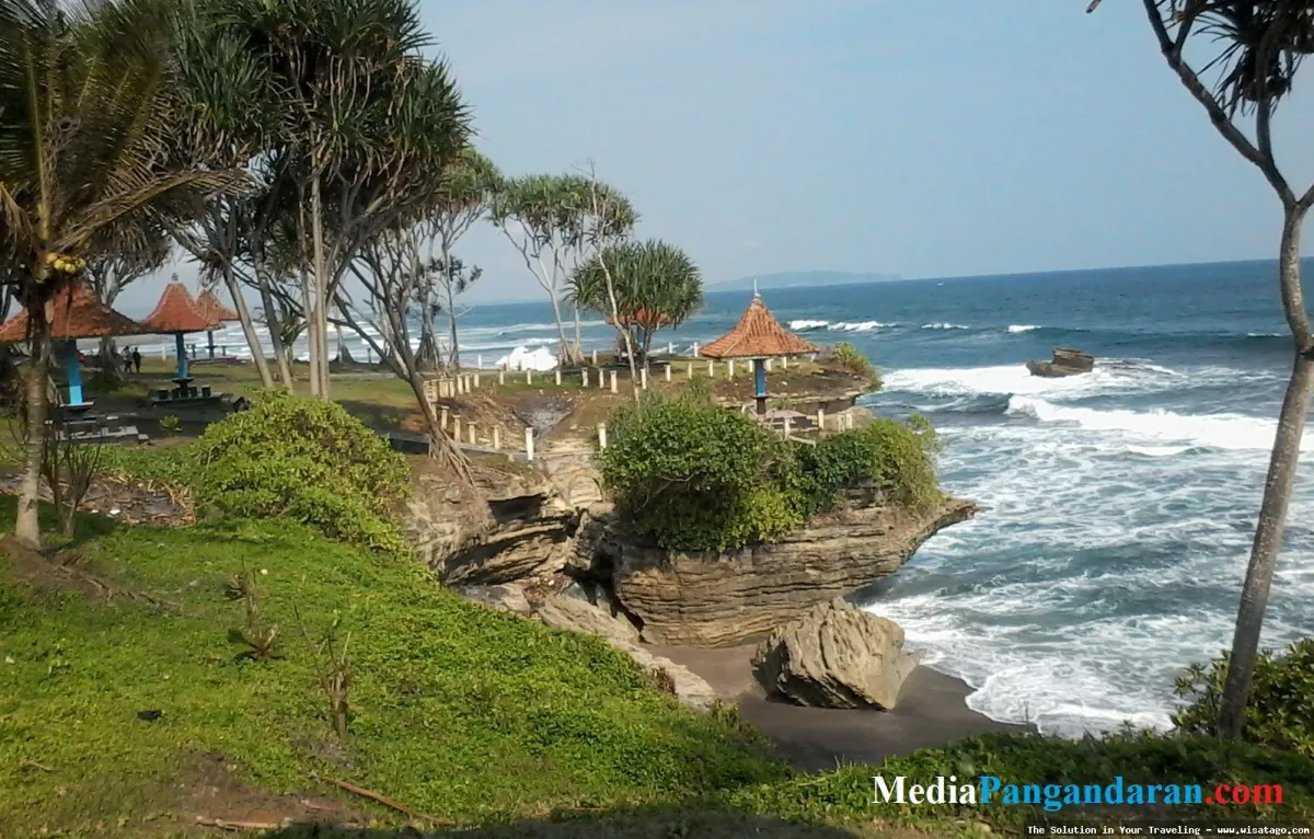 Pantai Batu Hiu, pemandangan indah.