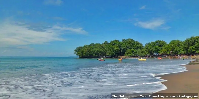 Pantai Batu Karas yang mempesona.