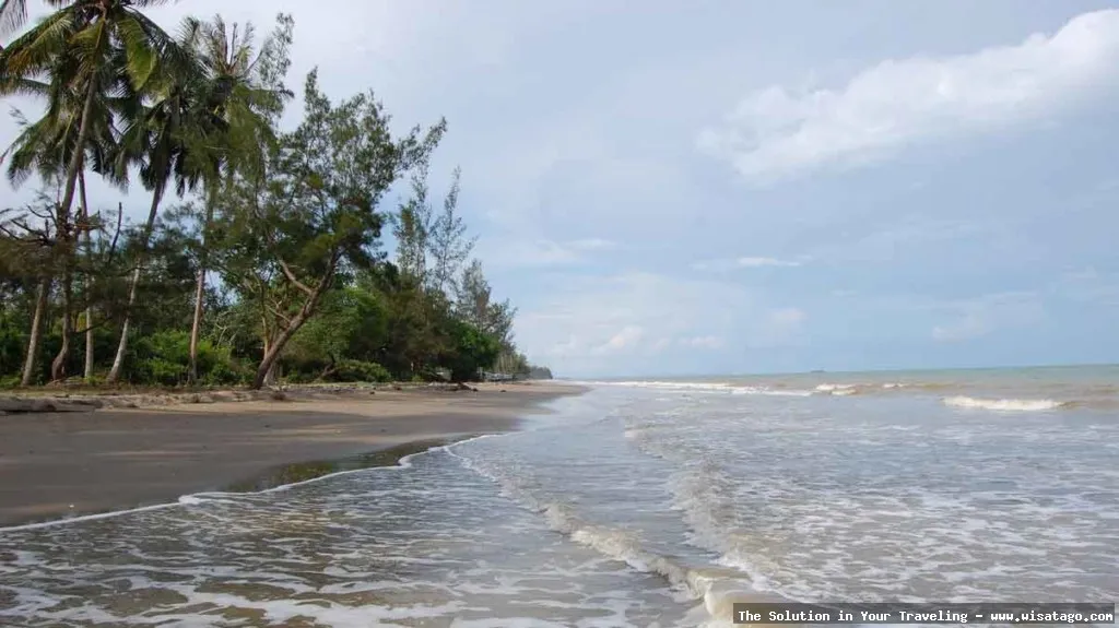 Pantai Batu Lima: pesona alam memukau