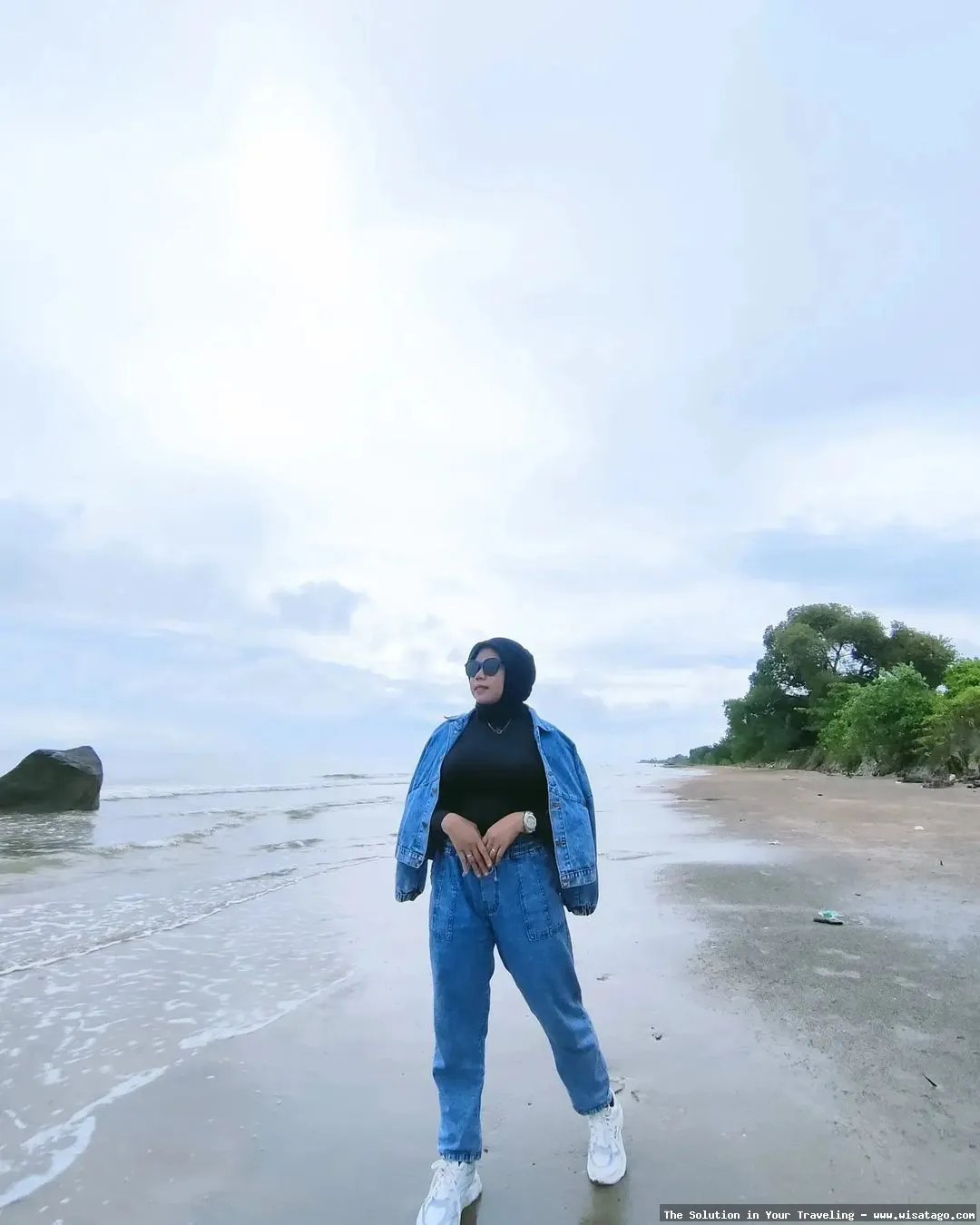 Pantai Batu Lima dengan panorama indah