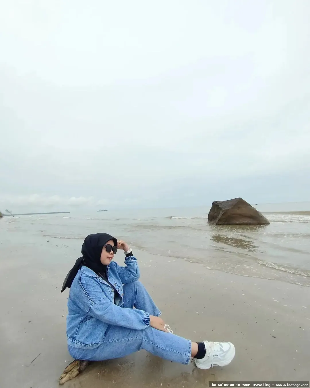 Pantai Batu Lima: pesona alam eksotis