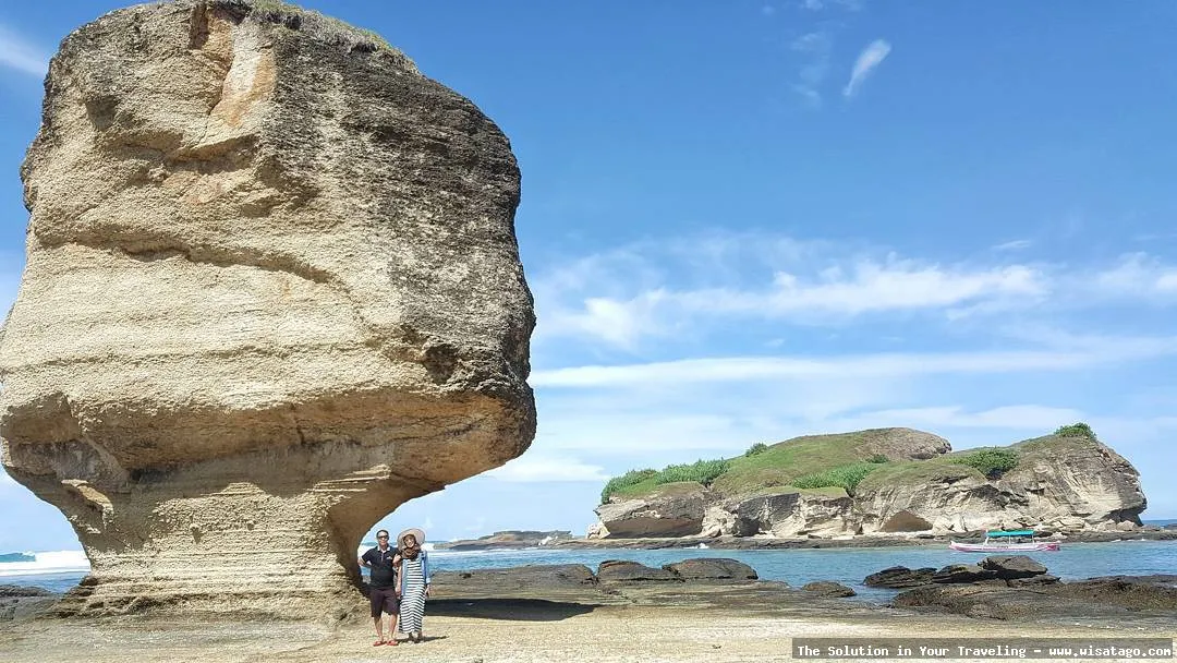 Pantai Batu Payung, ikon wisata Lombok
