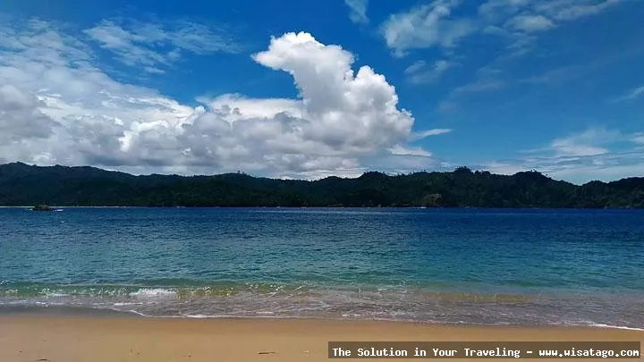 Pantai Bolu Bolu yang menawan