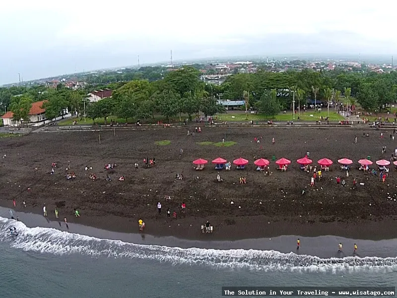 Pantai Boom: Keindahan pesisir Tuban