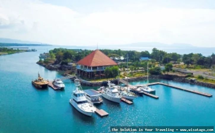 Pantai Boom: Keindahan pesisir Tuban