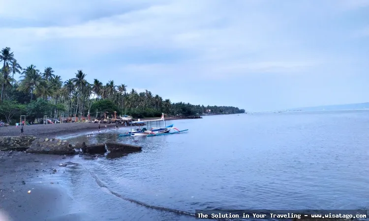 Pantai Cacalan, keindahan alam Banyuwangi