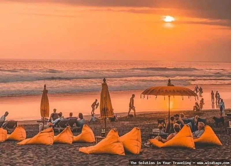 Pantai Canggu, pesona ombak memukau