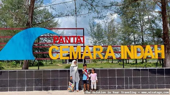 Pantai Cemara Indah yang menawan alami