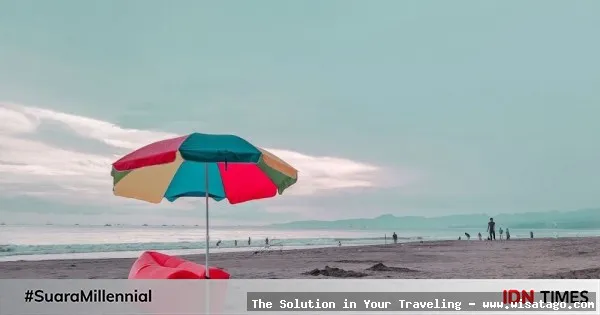 Pantai Citepus dengan pasir vulkanik