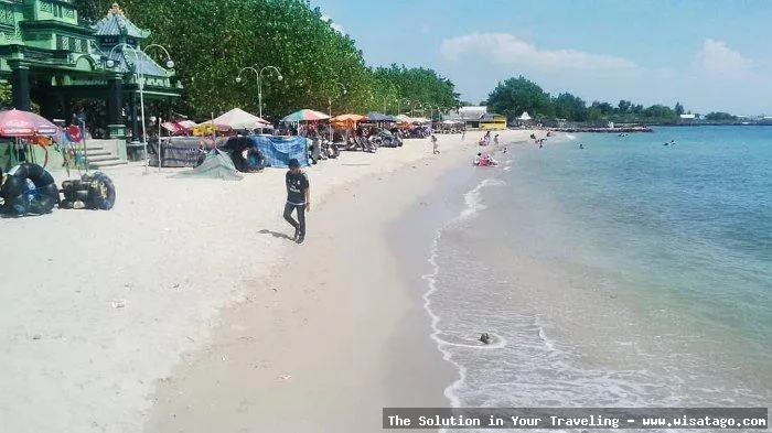 Pantai Delegan: pasir putih memukau