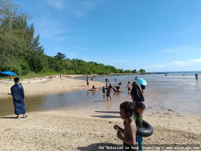 Pantai Desa Latiung yang indah menawan