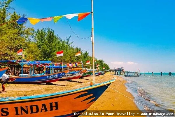 Pantai Desa Setenger yang menawan.