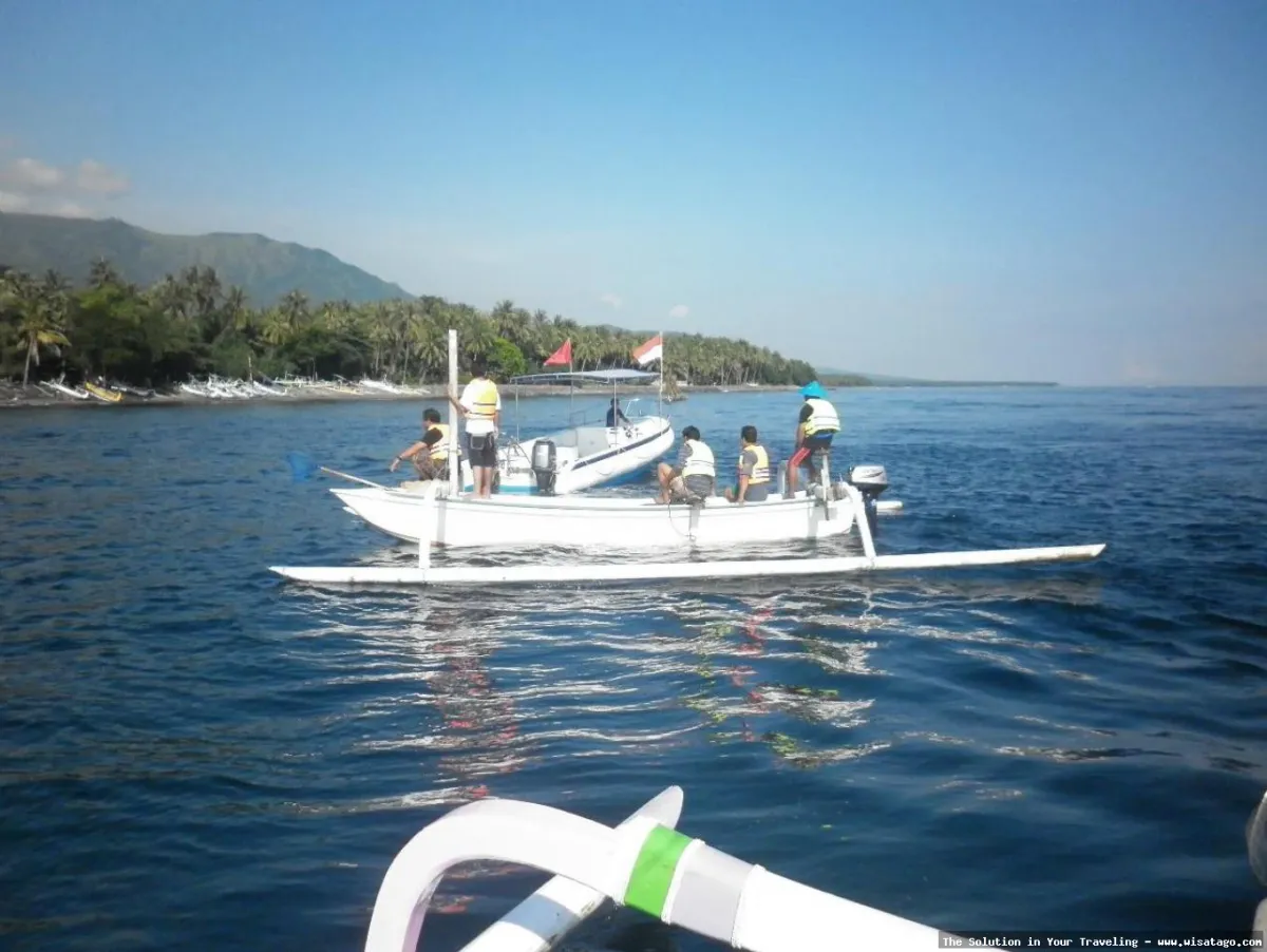 Pantai Desa Setenger yang menawan alami