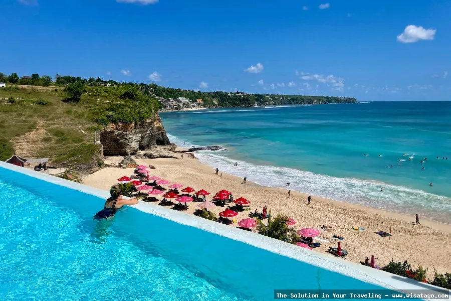 Pantai Dreamland, pasir putih menawan