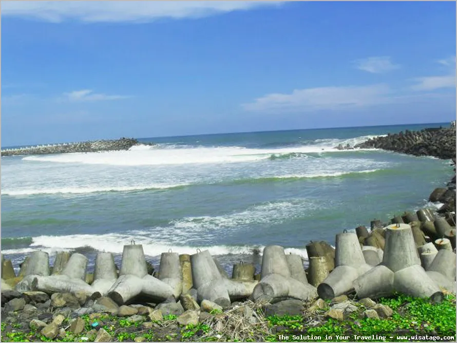 Pantai Glagah, pemandangan batuan tetrapod