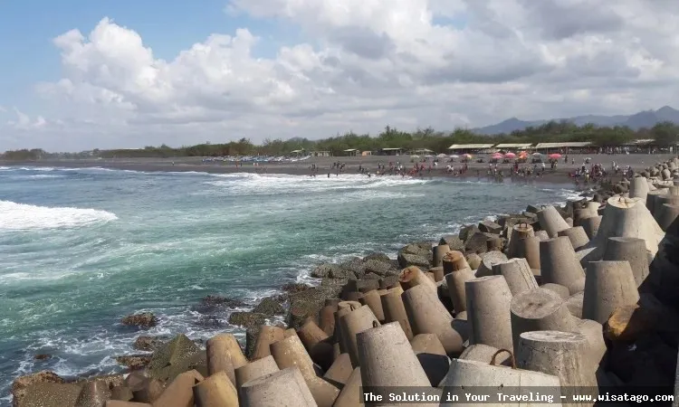 Pantai Glagah, pemecah ombak alami