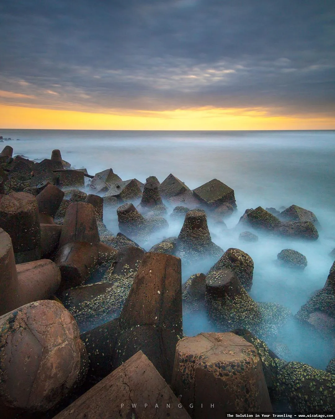 Pantai Glagah, pemandangan ombak memukau