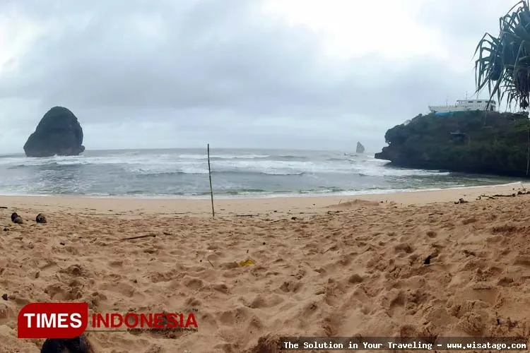 Pantai Goa Cina yang indah