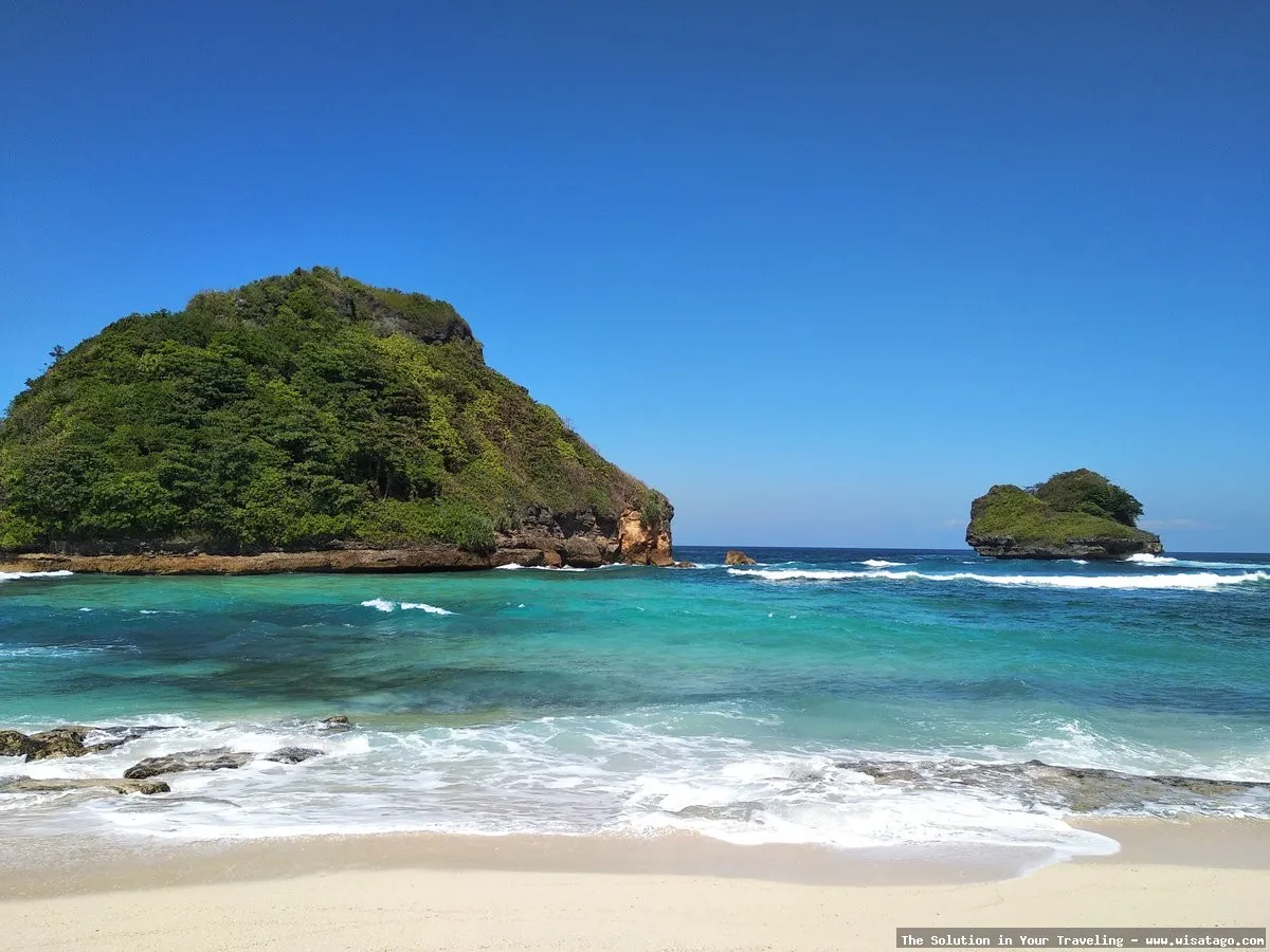 Pantai Goa Cina yang menawan.