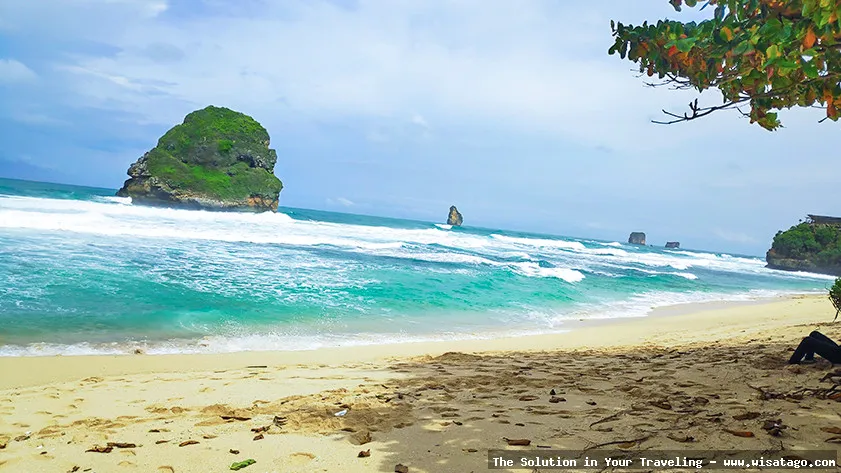 Pantai Goa Cina yang mempesona.