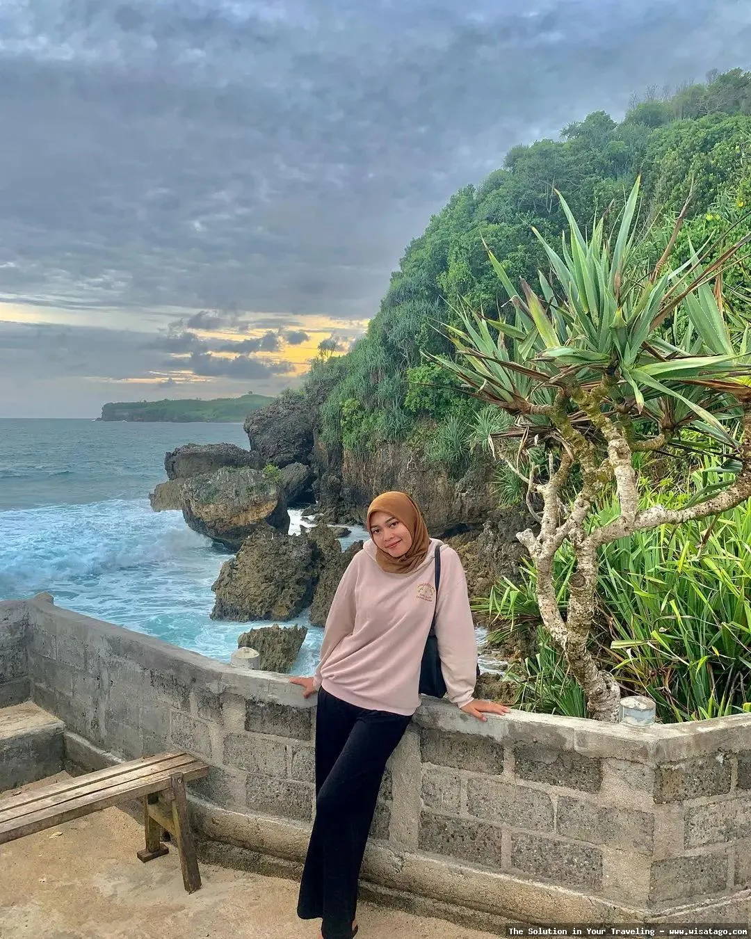 Pantai Gondo Mayit, pemandangan memukau.
