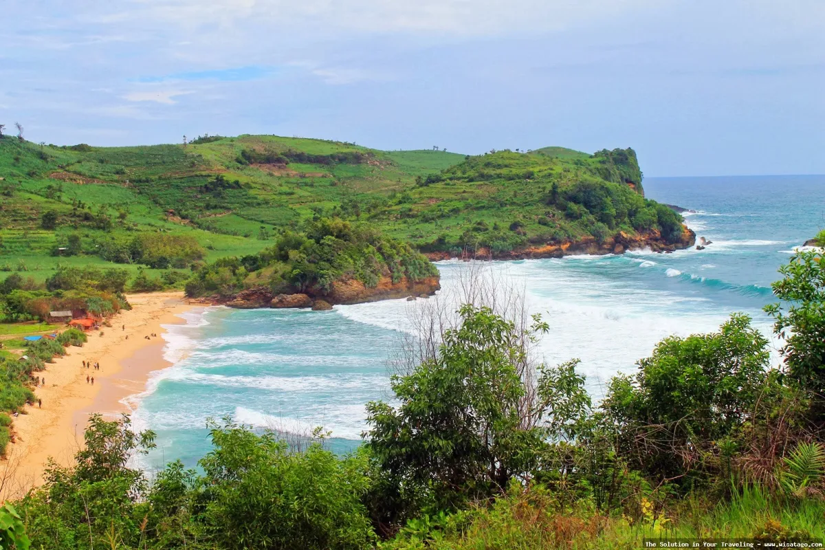 Pantai Gondo Mayit: pemandangan pantai indah