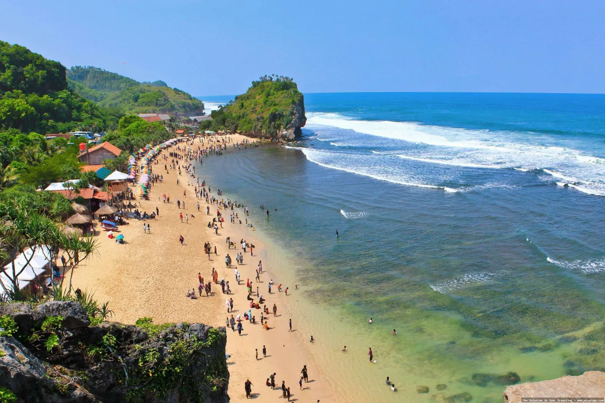 Pantai Indrayanti, pasir putih mempesona.