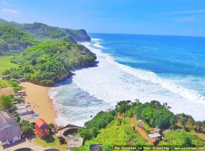 Pantai Indrayanti, pasir putih memukau.