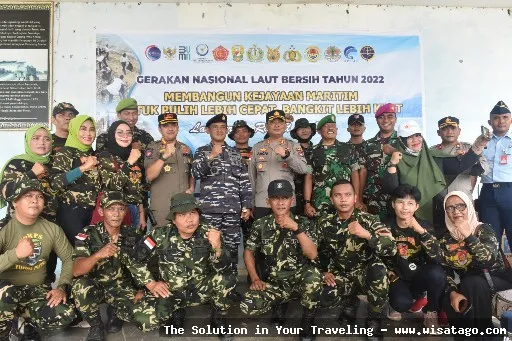 Pantai Kampung Panau yang indah mempesona