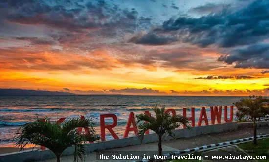Pantai Karang Hawu: Tips, Harga Tiket, Kuliner, Lokasi, Fasilitas dan Spot Pantai Karang Hawu: Tips, Harga Tiket, Kuliner, Lokasi, Fasilitas dan Spot